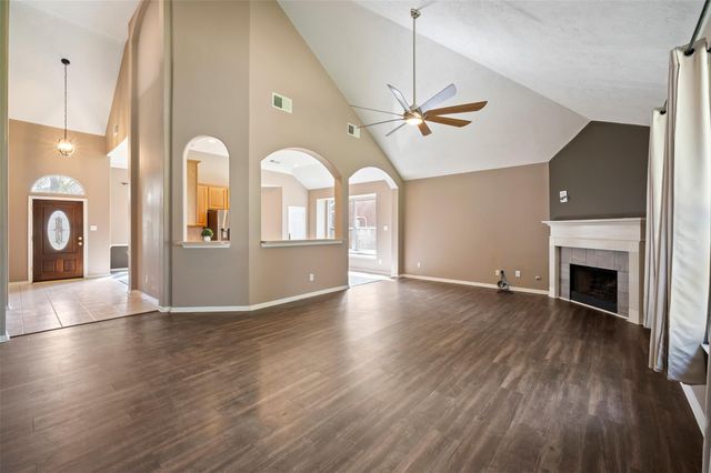 406 Stockbridge Lane, Dickinson, TX 77539