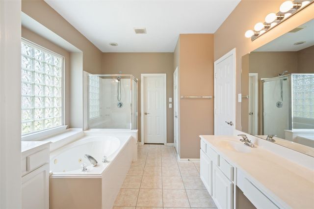 406 Stockbridge Lane, Dickinson, TX 77539