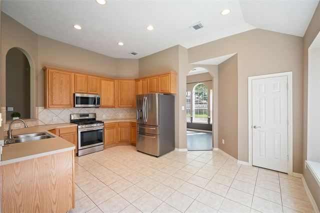 406 Stockbridge Lane, Dickinson, TX 77539