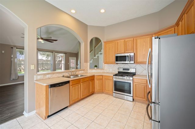 406 Stockbridge Lane, Dickinson, TX 77539