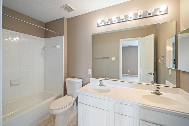 406 Stockbridge Lane, Dickinson, TX 77539