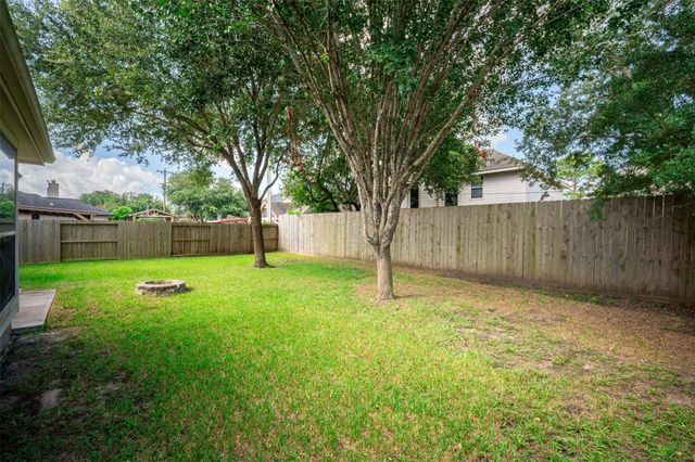 406 Stockbridge Lane, Dickinson, TX 77539
