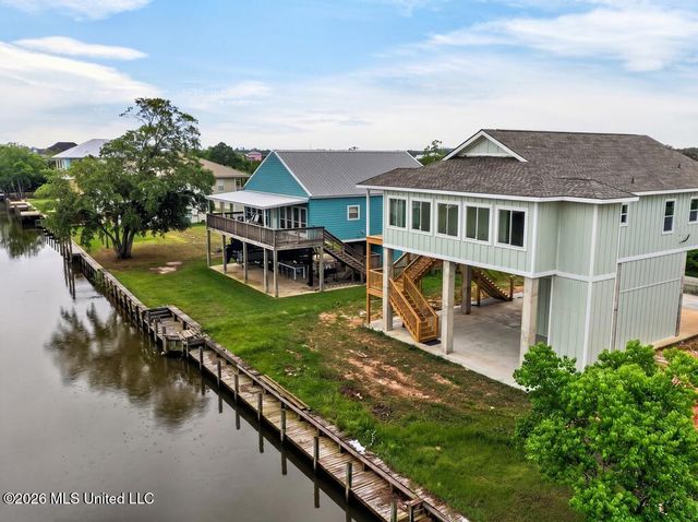 11041 Bay Cove Drive, Bay Saint Louis, MS 39520
