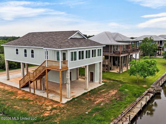 11041 Bay Cove Drive, Bay Saint Louis, MS 39520