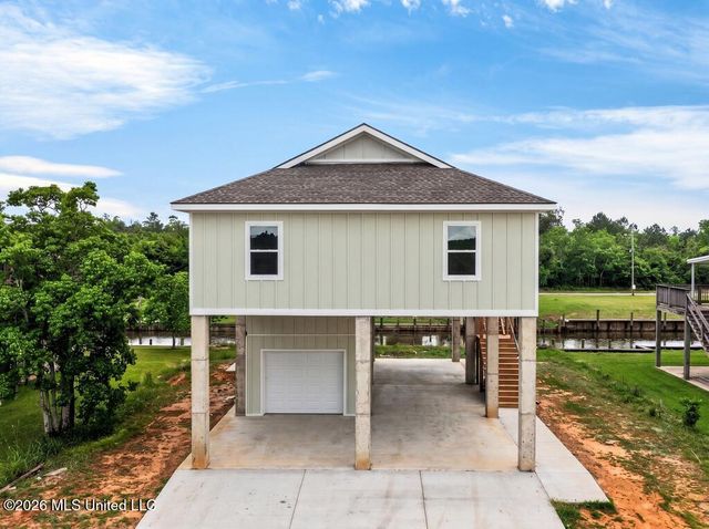 11041 Bay Cove Drive, Bay Saint Louis, MS 39520