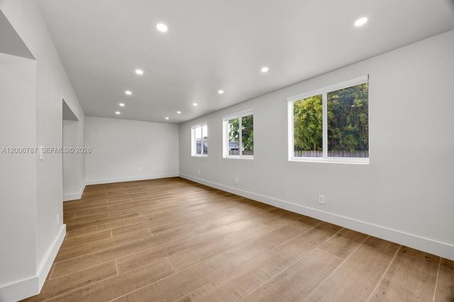 8760 SW 83rd St, Miami, FL 33173