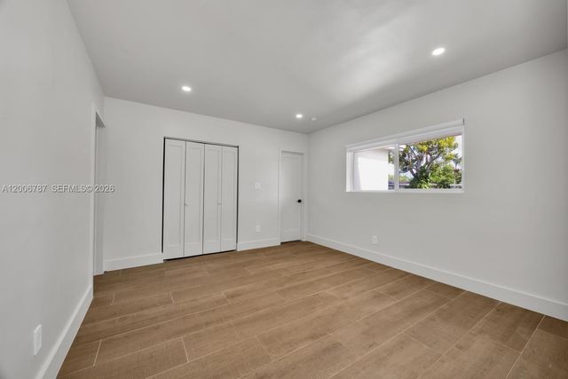 8760 SW 83rd St, Miami, FL 33173