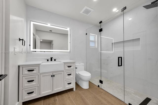 8760 SW 83rd St, Miami, FL 33173