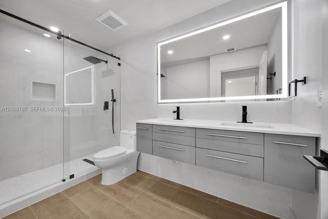 8760 SW 83rd St, Miami, FL 33173