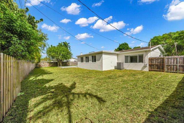 8760 SW 83rd St, Miami, FL 33173