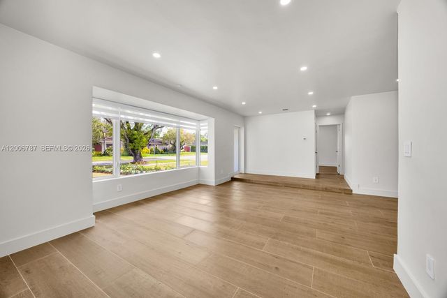 8760 SW 83rd St, Miami, FL 33173