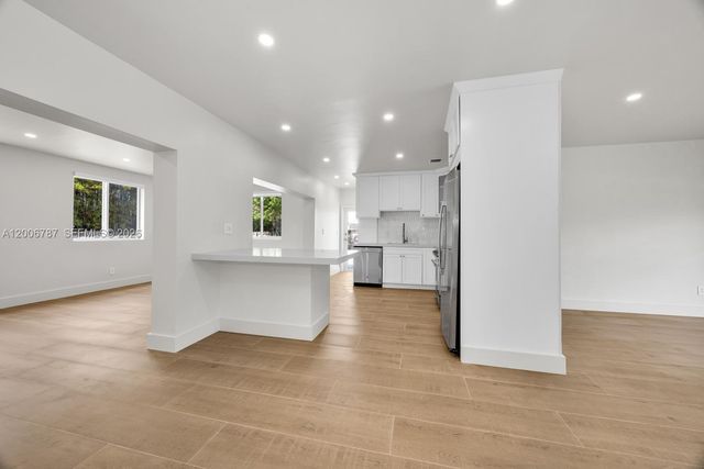 8760 SW 83rd St, Miami, FL 33173