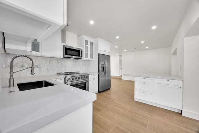 8760 SW 83rd St, Miami, FL 33173