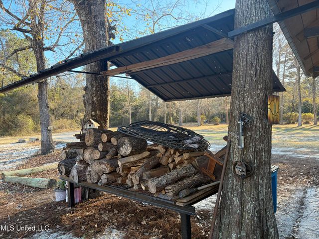 Nhn River Road, Gulfport, MS 39503