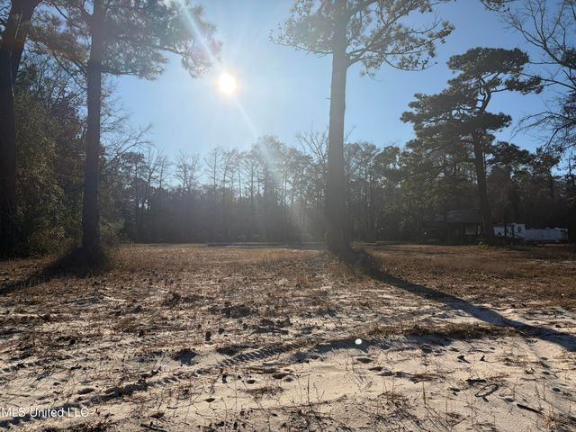 Nhn River Road, Gulfport, MS 39503