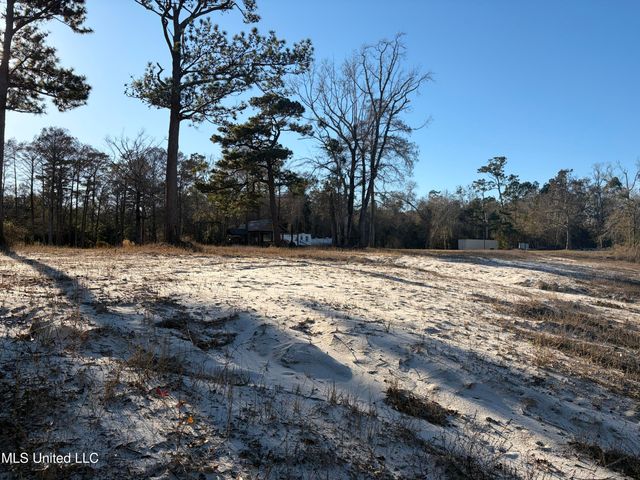 Nhn River Road, Gulfport, MS 39503