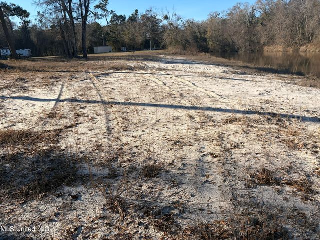Nhn River Road, Gulfport, MS 39503