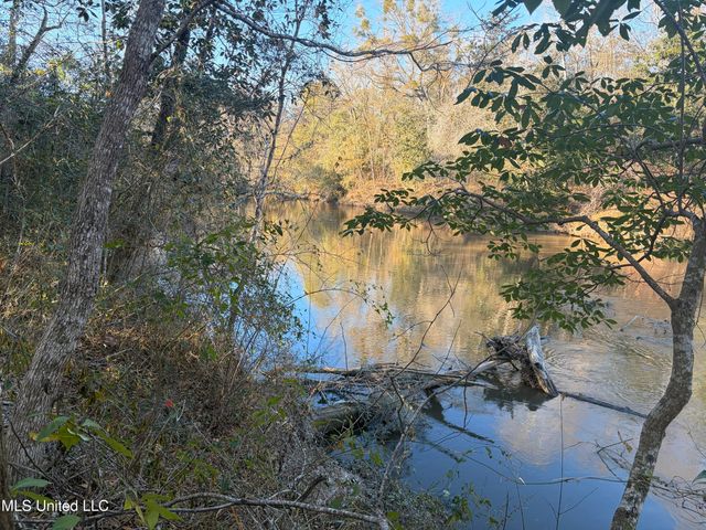 Nhn River Road, Gulfport, MS 39503