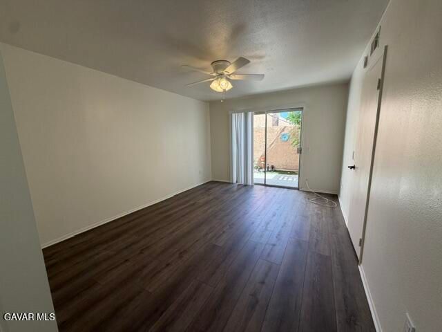 2827 W Avenue J4, Lancaster, CA 93536