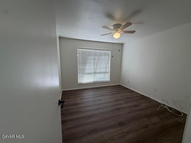 2827 W Avenue J4, Lancaster, CA 93536