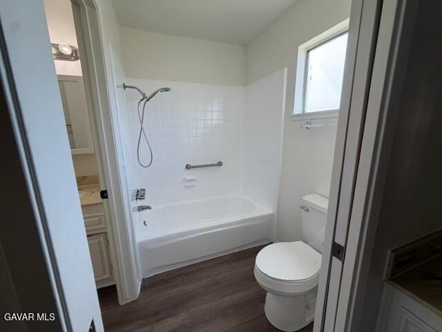 2827 W Avenue J4, Lancaster, CA 93536