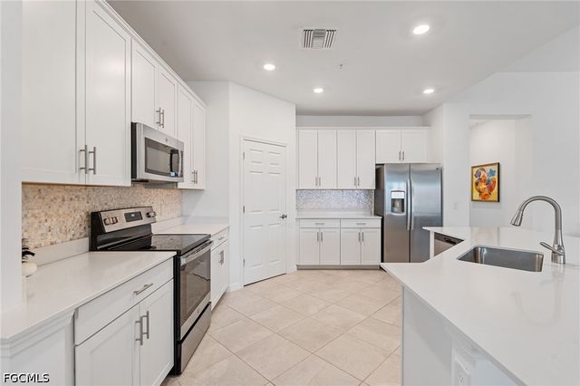 12050 Santaluz DR 202, Fort Myers, FL 33913