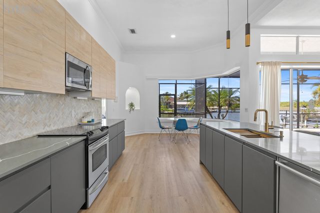 8090 Arlewood Circle, Port Charlotte, FL 33981