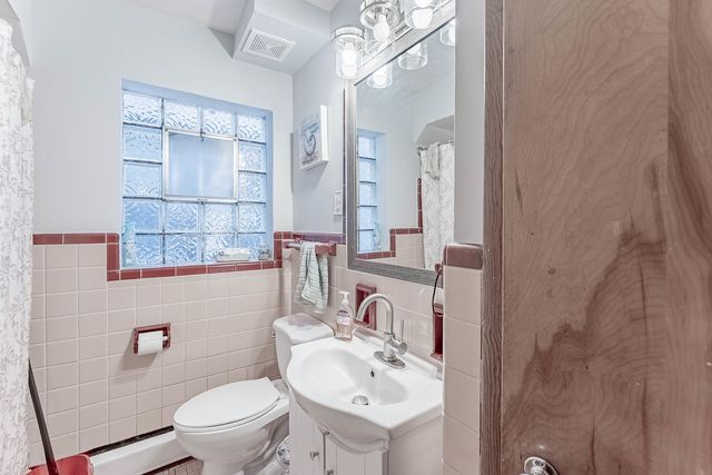 5233 W Parker Avenue, Chicago, IL 60639