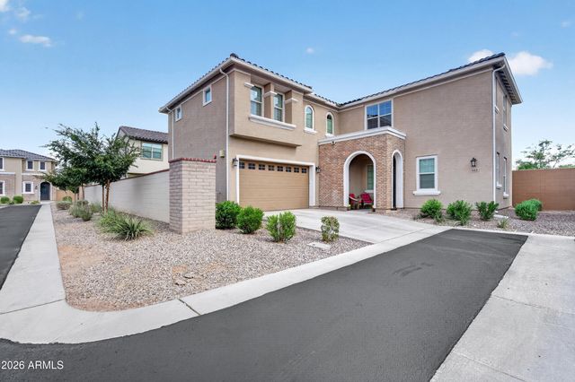 669 S SANDERS Drive, Gilbert, AZ 85296