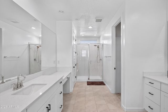 669 S SANDERS Drive, Gilbert, AZ 85296