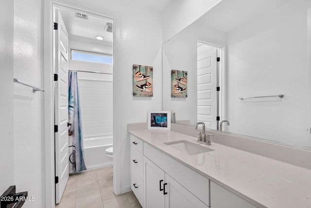 669 S SANDERS Drive, Gilbert, AZ 85296