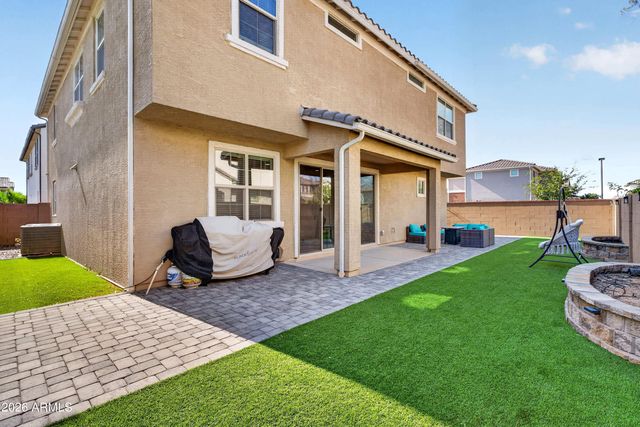 669 S SANDERS Drive, Gilbert, AZ 85296
