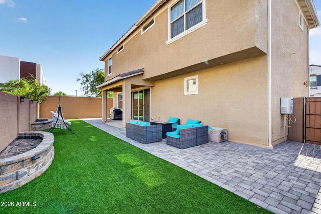 669 S SANDERS Drive, Gilbert, AZ 85296