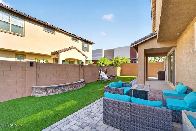 669 S SANDERS Drive, Gilbert, AZ 85296