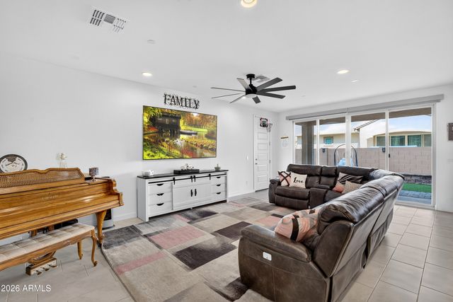 669 S SANDERS Drive, Gilbert, AZ 85296