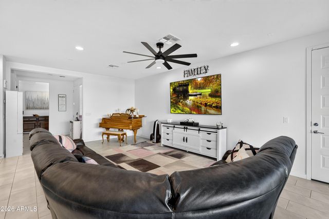 669 S SANDERS Drive, Gilbert, AZ 85296
