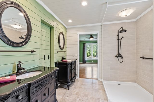 1555 Fort Hill Drive, Seneca, SC 29678