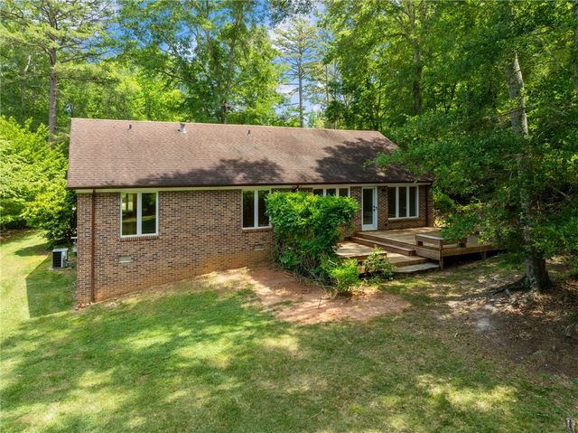 1555 Fort Hill Drive, Seneca, SC 29678