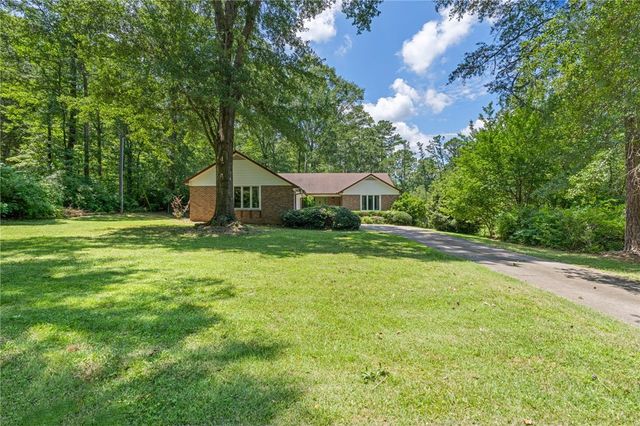 1555 Fort Hill Drive, Seneca, SC 29678