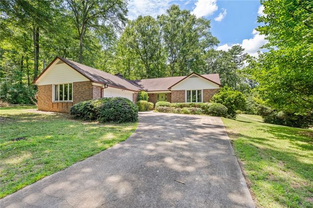 1555 Fort Hill Drive, Seneca, SC 29678