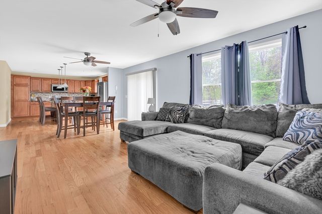 42 Brookside Ave, North Providence, RI 02911
