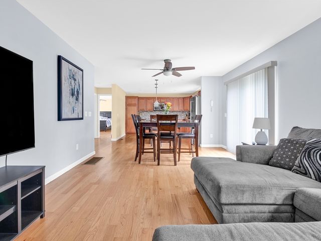 42 Brookside Ave, North Providence, RI 02911