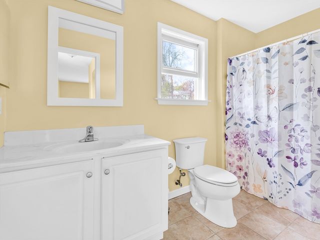 42 Brookside Ave, North Providence, RI 02911