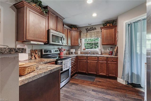 5494 T C Walker RD, Gloucester, VA 23061