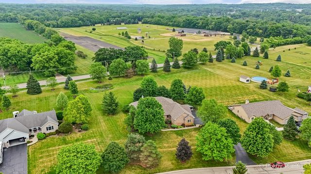 8316 Eagle Ridge, Spring Grove, IL 60081
