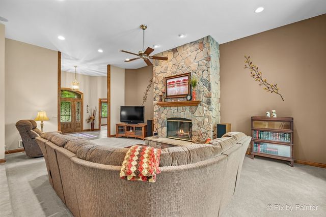 8316 Eagle Ridge, Spring Grove, IL 60081