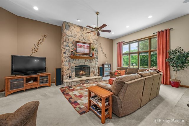 8316 Eagle Ridge, Spring Grove, IL 60081