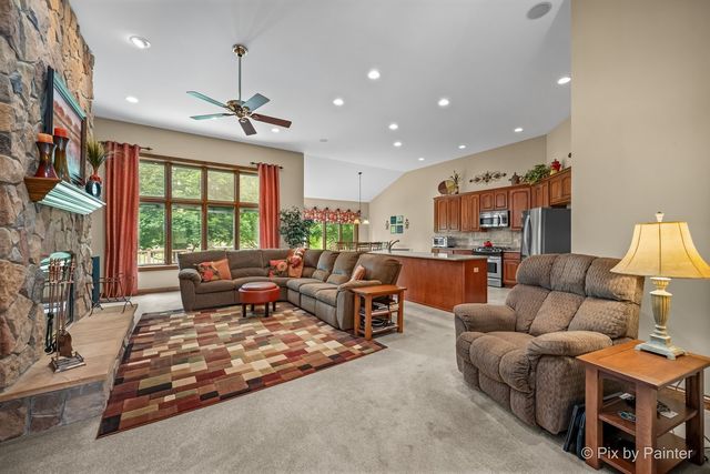 8316 Eagle Ridge, Spring Grove, IL 60081