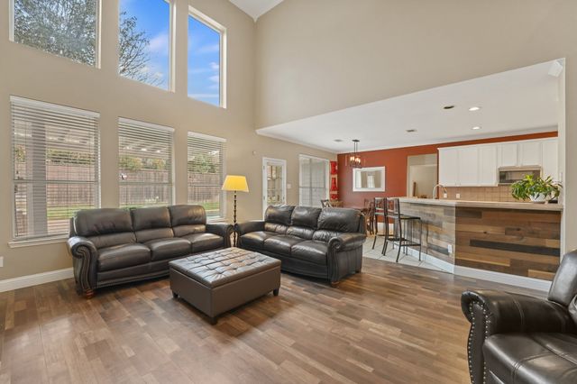 1803 Copper Leaf Drive, Corinth, TX 76210