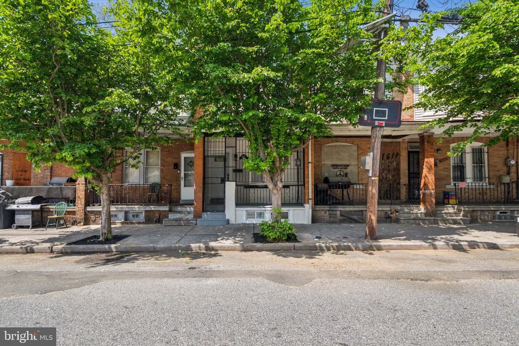 1613 LOUIS ST, Camden, NJ 08104